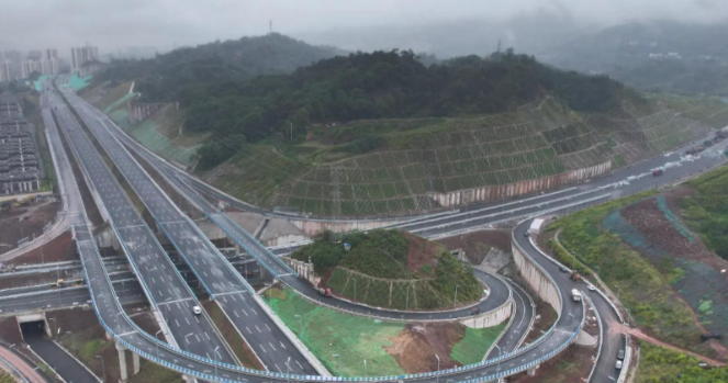 重庆纵深推进夏季道路交通整治