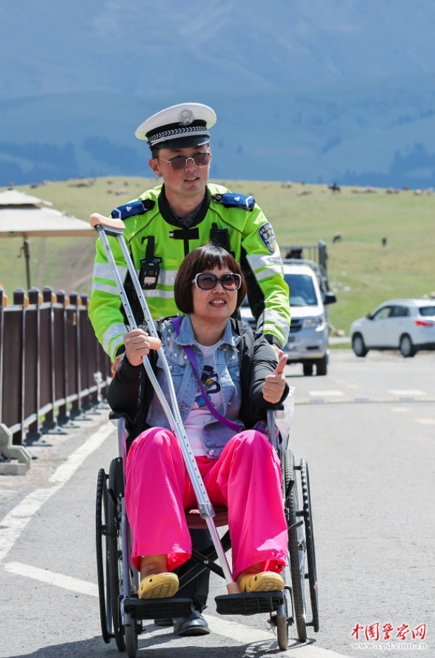 保障草原道路安畅有序