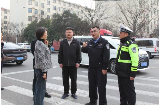 徐炳亮：从 "管交通" 到 "抓治理"&mdash;&mdash; 一名交警的驻镇联治工作法