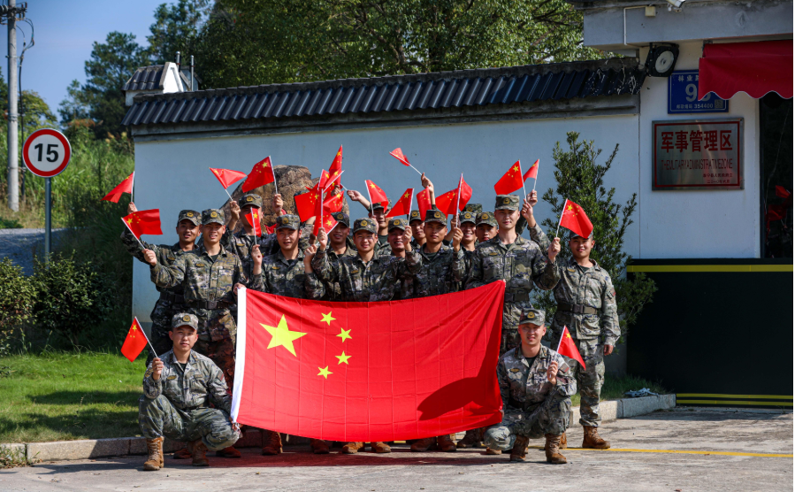 武警官兵向祖国深情告白
